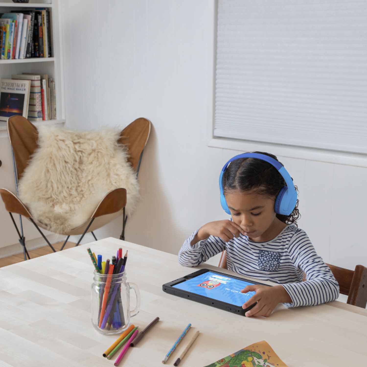 Belkin SoundForm Mini Wireless On-Ear Headphones for Kids Blue