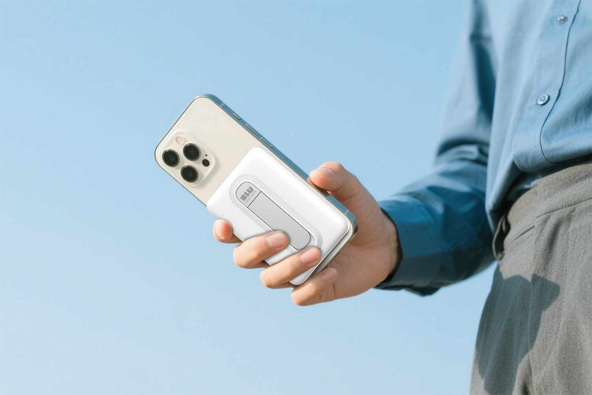 Blu Element Qi2 Wireless Power Bank with Kickstand 5K White