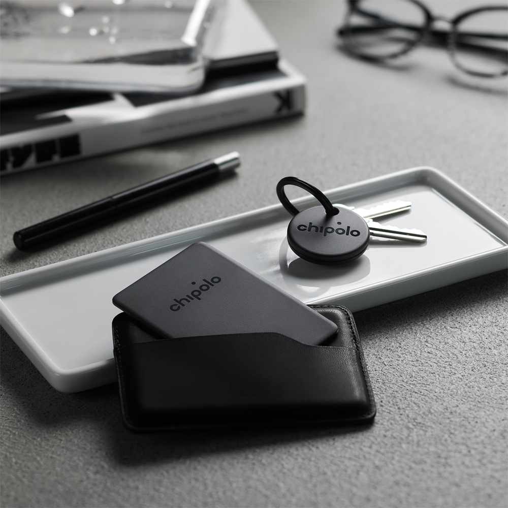 Chipolo Spot BUNDLE (Works with the Apple Find My Network) (Card Spot and One Spot) Black