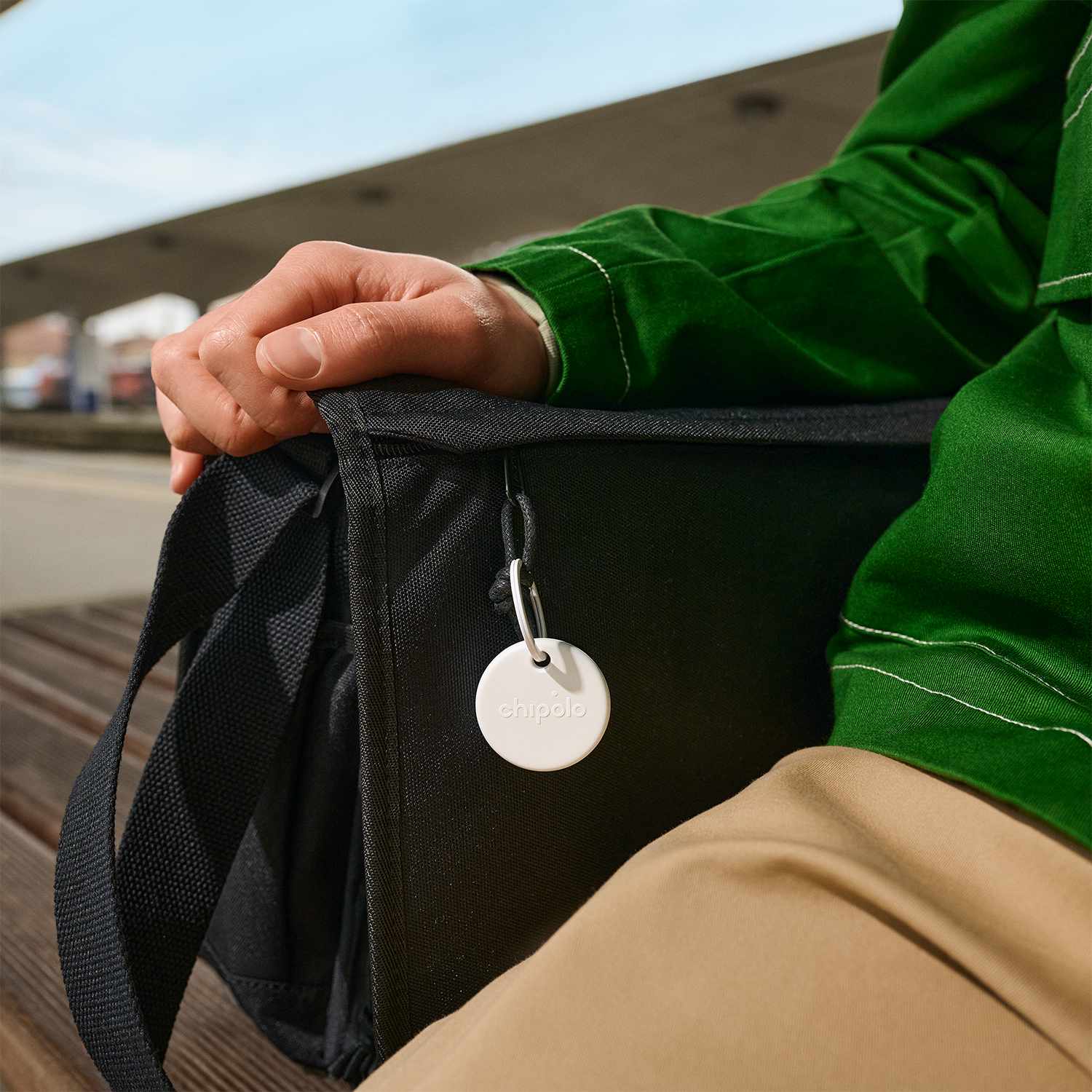 Chipolo POP Tracking Tag (Works with Googleâ€™s Find My Device or Apple Find My) White