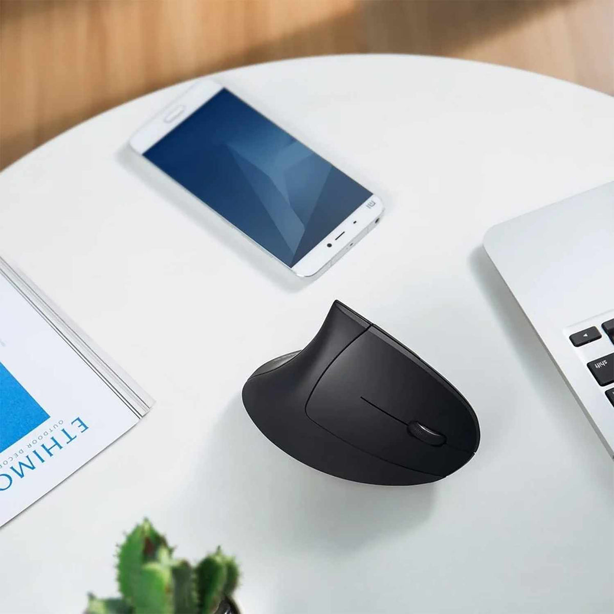 Anker 2.4 GHz Wireless Vertical Ergonomic Optical Mouse Black