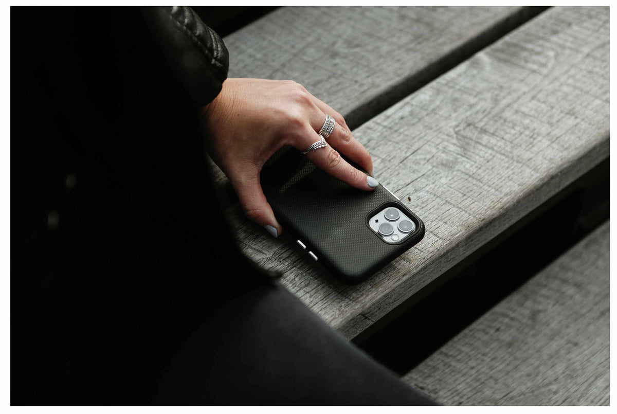 Blu Element Armour Rugged Case Black for iPhone SE